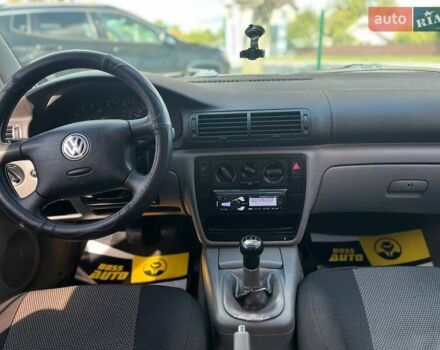 Серый Фольксваген Пассат, объемом двигателя 1.6 л и пробегом 201 тыс. км за 3200 $, фото 12 на Automoto.ua