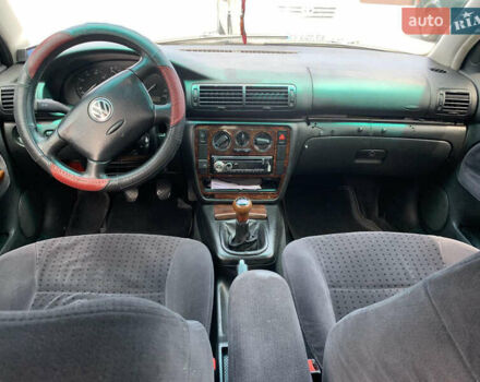 Серый Фольксваген Пассат, объемом двигателя 1.6 л и пробегом 400 тыс. км за 3600 $, фото 13 на Automoto.ua