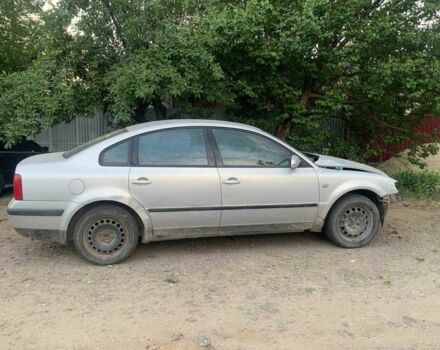 Серый Фольксваген Пассат, объемом двигателя 1.8 л и пробегом 230 тыс. км за 1019 $, фото 1 на Automoto.ua