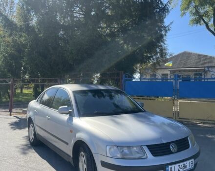 Серый Фольксваген Пассат, объемом двигателя 1.6 л и пробегом 257 тыс. км за 3500 $, фото 1 на Automoto.ua