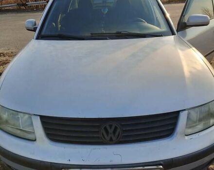 Сірий Фольксваген Пассат, об'ємом двигуна 1.6 л та пробігом 310 тис. км за 3400 $, фото 2 на Automoto.ua