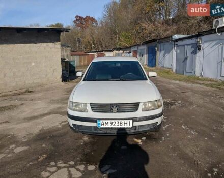 Серый Фольксваген Пассат, объемом двигателя 1.6 л и пробегом 450 тыс. км за 2500 $, фото 1 на Automoto.ua