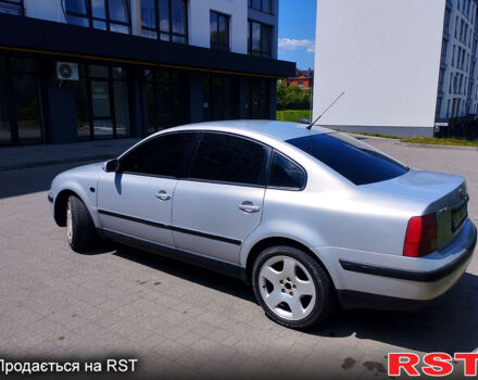 Серый Фольксваген Пассат, объемом двигателя 1.6 л и пробегом 378 тыс. км за 3400 $, фото 2 на Automoto.ua