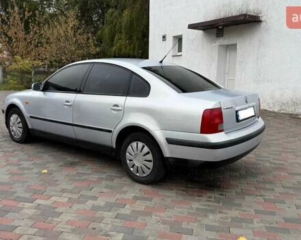 Серый Фольксваген Пассат, объемом двигателя 1.8 л и пробегом 321 тыс. км за 3800 $, фото 3 на Automoto.ua