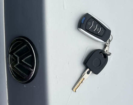 Сірий Фольксваген Пассат, об'ємом двигуна 1.6 л та пробігом 300 тис. км за 3500 $, фото 30 на Automoto.ua