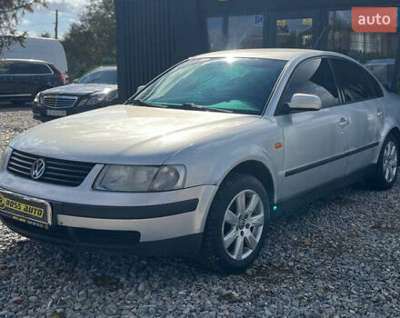 Серый Фольксваген Пассат, объемом двигателя 1.6 л и пробегом 201 тыс. км за 3200 $, фото 2 на Automoto.ua
