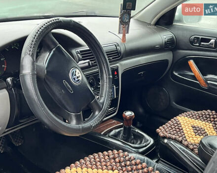 Сірий Фольксваген Пассат, об'ємом двигуна 1.6 л та пробігом 300 тис. км за 3500 $, фото 19 на Automoto.ua