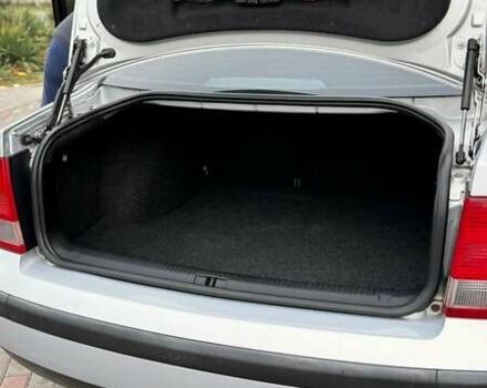 Серый Фольксваген Пассат, объемом двигателя 1.8 л и пробегом 321 тыс. км за 3800 $, фото 4 на Automoto.ua