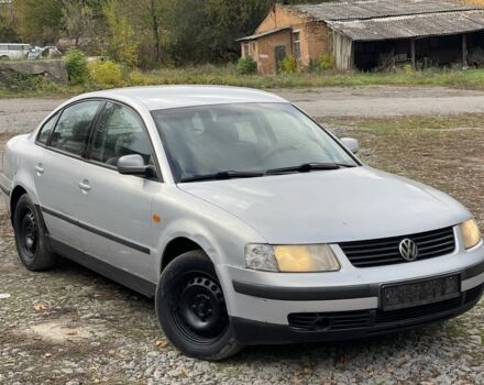 Сірий Фольксваген Пассат, об'ємом двигуна 1.6 л та пробігом 250 тис. км за 999 $, фото 1 на Automoto.ua