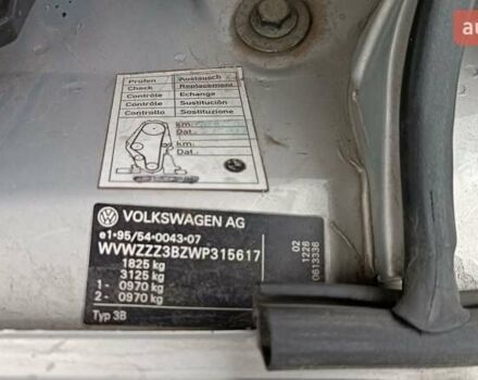 Серый Фольксваген Пассат, объемом двигателя 1.8 л и пробегом 272 тыс. км за 3350 $, фото 92 на Automoto.ua