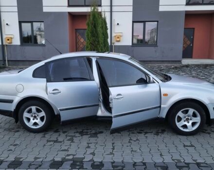 Серый Фольксваген Пассат, объемом двигателя 1.8 л и пробегом 365 тыс. км за 2650 $, фото 4 на Automoto.ua