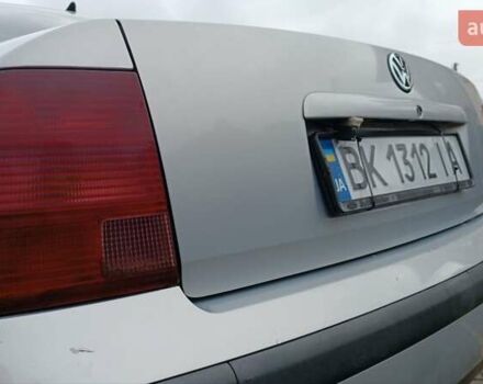 Серый Фольксваген Пассат, объемом двигателя 1.8 л и пробегом 272 тыс. км за 3350 $, фото 38 на Automoto.ua