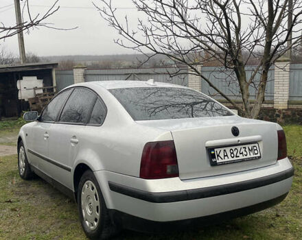 Серый Фольксваген Пассат, объемом двигателя 1.8 л и пробегом 335 тыс. км за 4500 $, фото 2 на Automoto.ua