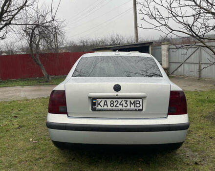 Серый Фольксваген Пассат, объемом двигателя 1.8 л и пробегом 335 тыс. км за 4500 $, фото 4 на Automoto.ua