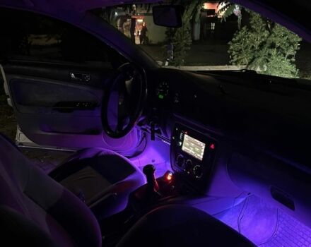 Сірий Фольксваген Пассат, об'ємом двигуна 1.6 л та пробігом 364 тис. км за 2900 $, фото 9 на Automoto.ua