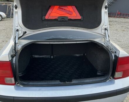 Сірий Фольксваген Пассат, об'ємом двигуна 1.8 л та пробігом 389 тис. км за 3200 $, фото 22 на Automoto.ua