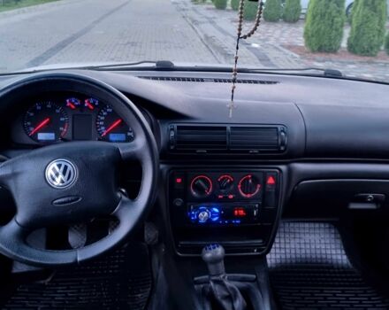 Серый Фольксваген Пассат, объемом двигателя 1.8 л и пробегом 365 тыс. км за 2650 $, фото 23 на Automoto.ua