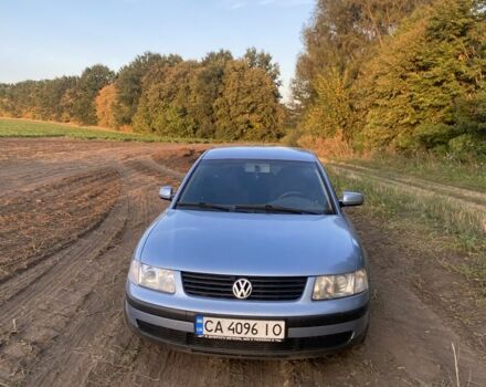 Серый Фольксваген Пассат, объемом двигателя 1.8 л и пробегом 350 тыс. км за 4300 $, фото 1 на Automoto.ua