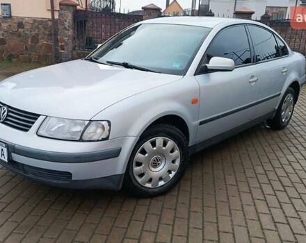 Серый Фольксваген Пассат, объемом двигателя 1.8 л и пробегом 272 тыс. км за 3350 $, фото 5 на Automoto.ua