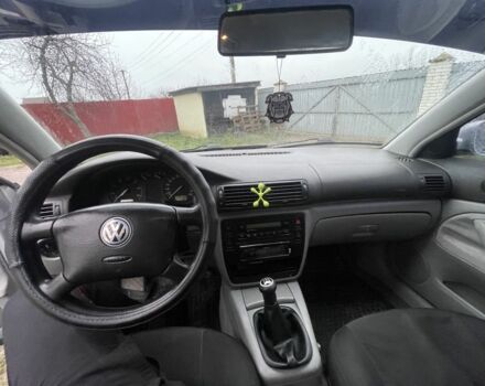 Серый Фольксваген Пассат, объемом двигателя 1.8 л и пробегом 335 тыс. км за 4500 $, фото 3 на Automoto.ua