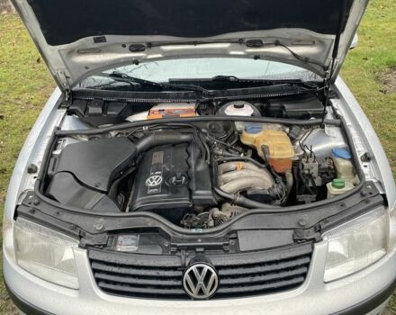 Серый Фольксваген Пассат, объемом двигателя 1.8 л и пробегом 335 тыс. км за 4500 $, фото 2 на Automoto.ua