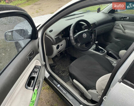 Серый Фольксваген Пассат, объемом двигателя 1.8 л и пробегом 335 тыс. км за 4500 $, фото 11 на Automoto.ua