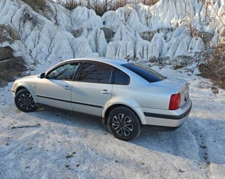 Серый Фольксваген Пассат, объемом двигателя 1.6 л и пробегом 240 тыс. км за 3500 $, фото 1 на Automoto.ua