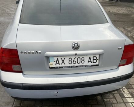 Серый Фольксваген Пассат, объемом двигателя 1.8 л и пробегом 300 тыс. км за 3000 $, фото 2 на Automoto.ua