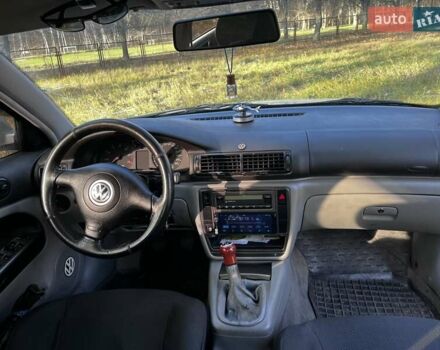 Серый Фольксваген Пассат, объемом двигателя 1.8 л и пробегом 310 тыс. км за 3800 $, фото 16 на Automoto.ua