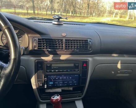 Серый Фольксваген Пассат, объемом двигателя 1.8 л и пробегом 310 тыс. км за 3800 $, фото 7 на Automoto.ua