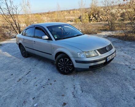 Серый Фольксваген Пассат, объемом двигателя 1.6 л и пробегом 240 тыс. км за 3500 $, фото 2 на Automoto.ua