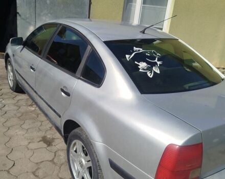 Серый Фольксваген Пассат, объемом двигателя 1.8 л и пробегом 300 тыс. км за 2800 $, фото 2 на Automoto.ua