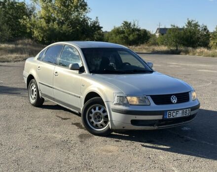 Серый Фольксваген Пассат, объемом двигателя 1.9 л и пробегом 333 тыс. км за 1600 $, фото 1 на Automoto.ua