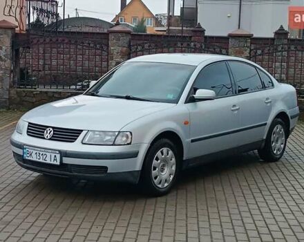 Серый Фольксваген Пассат, объемом двигателя 1.8 л и пробегом 272 тыс. км за 3350 $, фото 11 на Automoto.ua