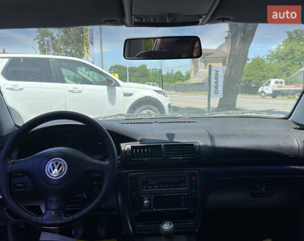 Сірий Фольксваген Пассат, об'ємом двигуна 1.8 л та пробігом 268 тис. км за 4200 $, фото 18 на Automoto.ua