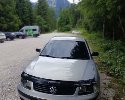 Серый Фольксваген Пассат, объемом двигателя 1.6 л и пробегом 245 тыс. км за 4500 $, фото 2 на Automoto.ua