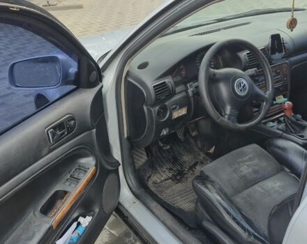 Серый Фольксваген Пассат, объемом двигателя 1.8 л и пробегом 340 тыс. км за 3590 $, фото 3 на Automoto.ua