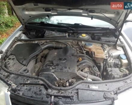 Серый Фольксваген Пассат, объемом двигателя 1.6 л и пробегом 377 тыс. км за 3000 $, фото 2 на Automoto.ua