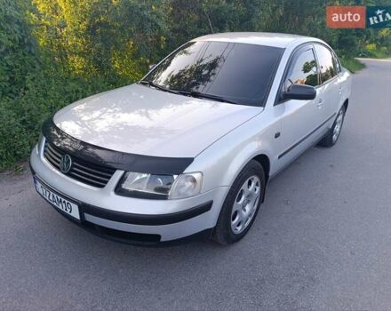 Серый Фольксваген Пассат, объемом двигателя 1.6 л и пробегом 245 тыс. км за 4500 $, фото 1 на Automoto.ua