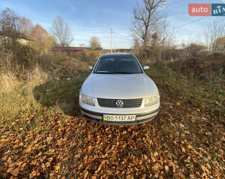 Серый Фольксваген Пассат, объемом двигателя 1.6 л и пробегом 342 тыс. км за 3500 $, фото 1 на Automoto.ua