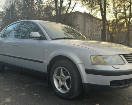 Серый Фольксваген Пассат, объемом двигателя 1.8 л и пробегом 477 тыс. км за 3700 $, фото 4 на Automoto.ua