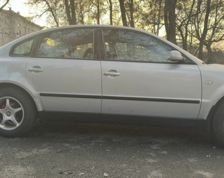 Серый Фольксваген Пассат, объемом двигателя 1.8 л и пробегом 477 тыс. км за 3700 $, фото 7 на Automoto.ua