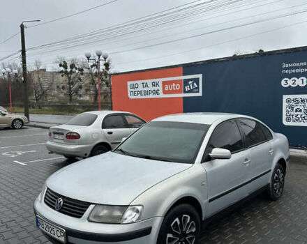 Серый Фольксваген Пассат, объемом двигателя 1.78 л и пробегом 300 тыс. км за 2600 $, фото 1 на Automoto.ua