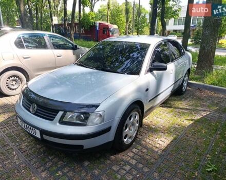 Серый Фольксваген Пассат, объемом двигателя 1.6 л и пробегом 245 тыс. км за 4500 $, фото 3 на Automoto.ua