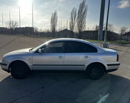 Сірий Фольксваген Пассат, об'ємом двигуна 1.6 л та пробігом 350 тис. км за 3700 $, фото 5 на Automoto.ua