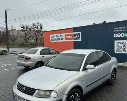 Серый Фольксваген Пассат, объемом двигателя 1.78 л и пробегом 300 тыс. км за 2600 $, фото 4 на Automoto.ua
