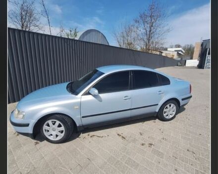 Серый Фольксваген Пассат, объемом двигателя 1.6 л и пробегом 350 тыс. км за 3300 $, фото 1 на Automoto.ua