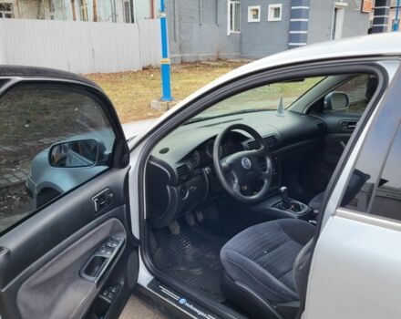 Сірий Фольксваген Пассат, об'ємом двигуна 1.8 л та пробігом 275 тис. км за 4100 $, фото 4 на Automoto.ua