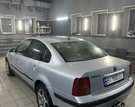 Серый Фольксваген Пассат, объемом двигателя 1.8 л и пробегом 298 тыс. км за 3400 $, фото 4 на Automoto.ua