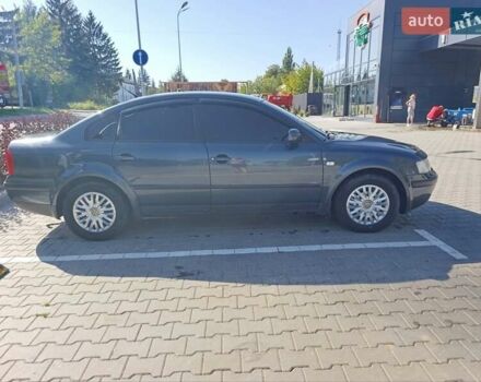 Серый Фольксваген Пассат, объемом двигателя 1.6 л и пробегом 241 тыс. км за 4200 $, фото 9 на Automoto.ua
